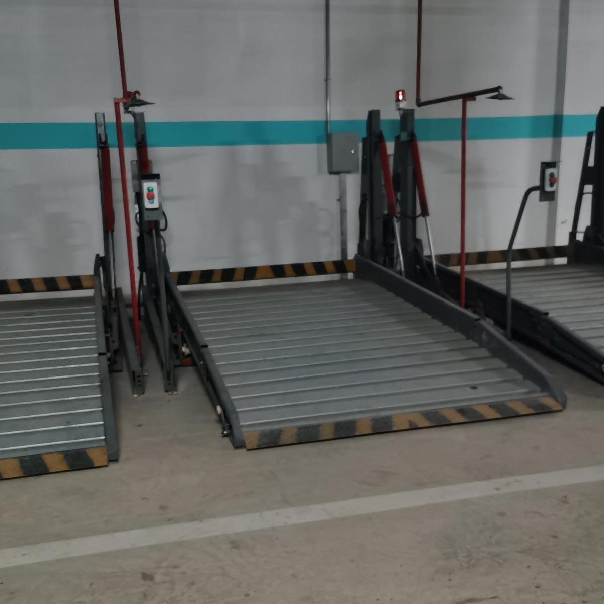 云巖俯仰式簡易升降機(jī)械立體車庫